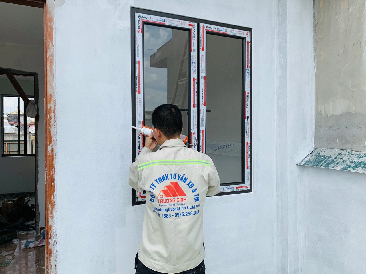 Những yếu tố ảnh hưởng đến độ bền thực tế của nhôm kính Xingfa